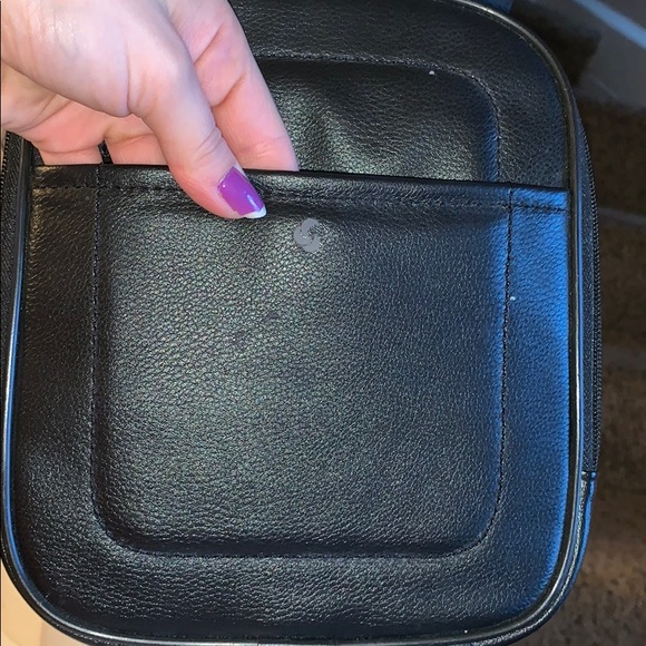 Samsonite adjustable black leather crossbody. - Picture 2 of 5